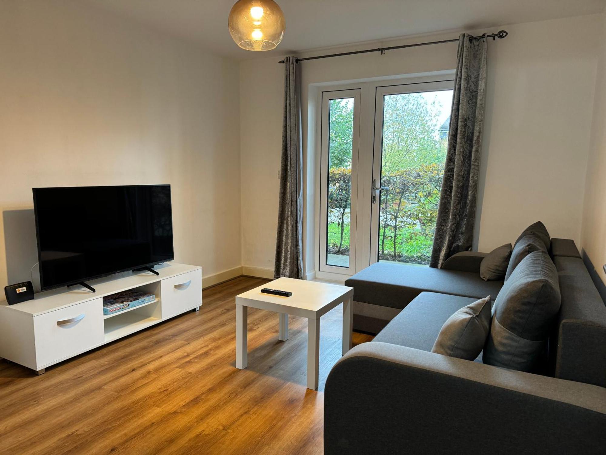 Greenwich 2 Bedroom *